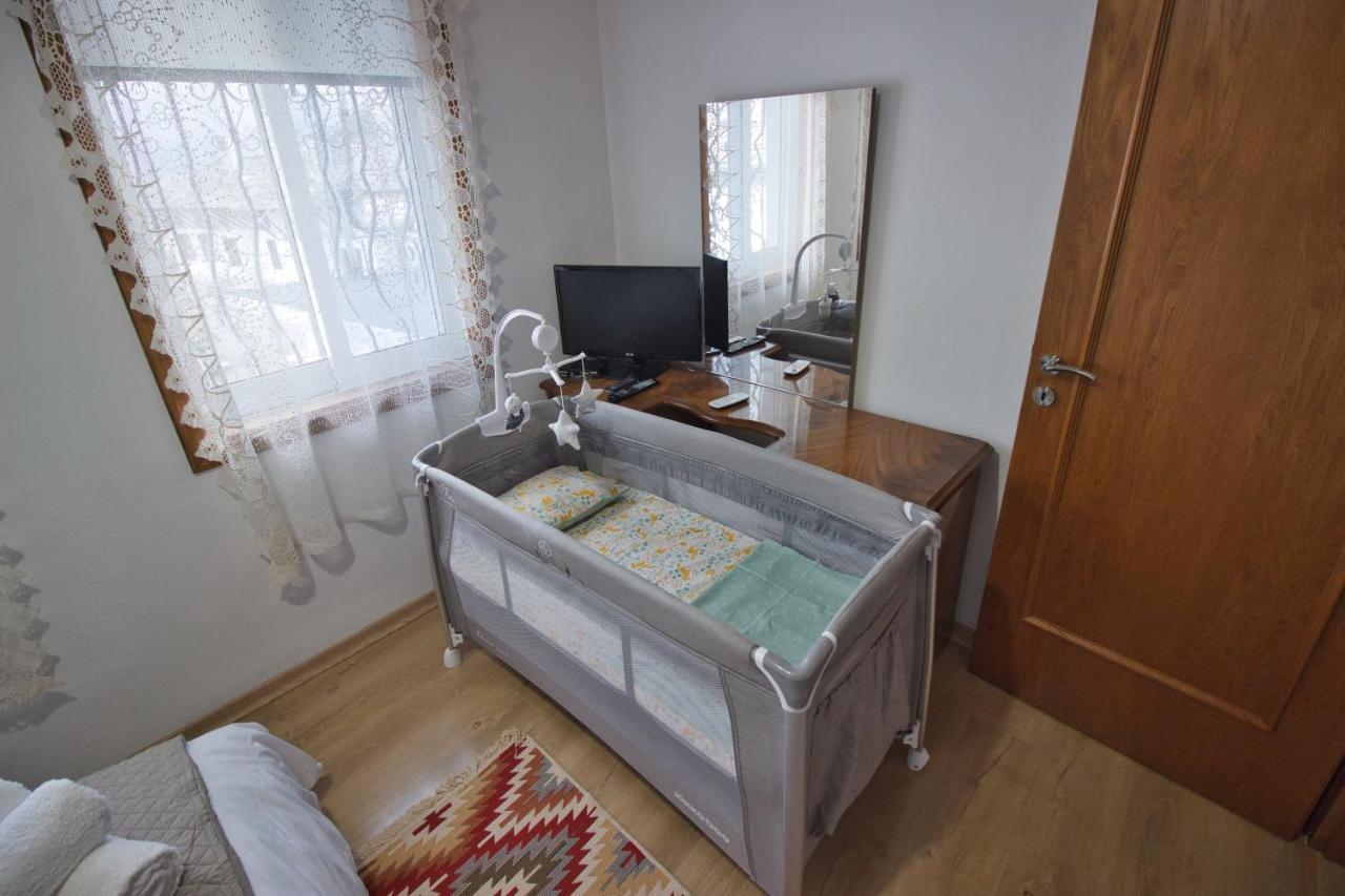Emblematic House 3 Apartment Gjirokaster Bagian luar foto