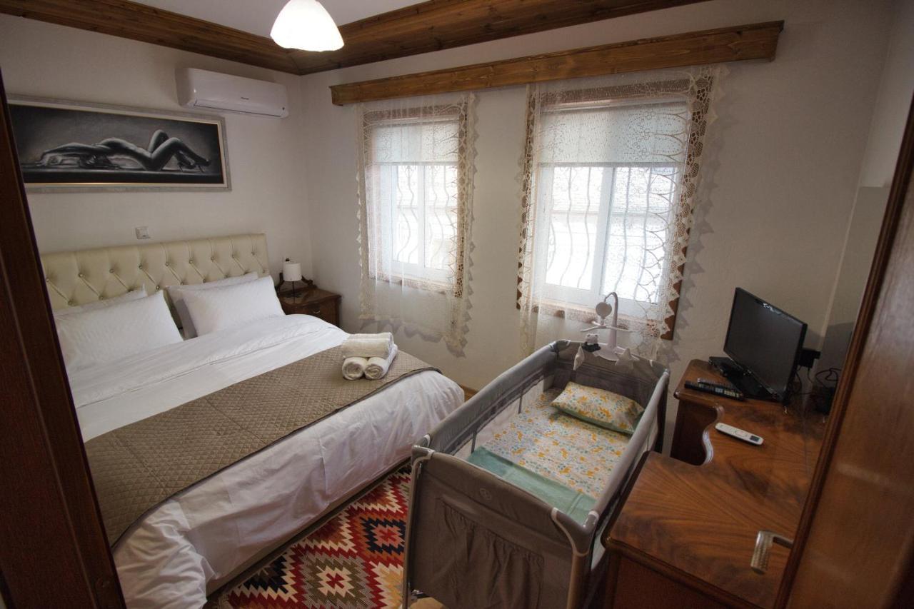 Emblematic House 3 Apartment Gjirokaster Bagian luar foto