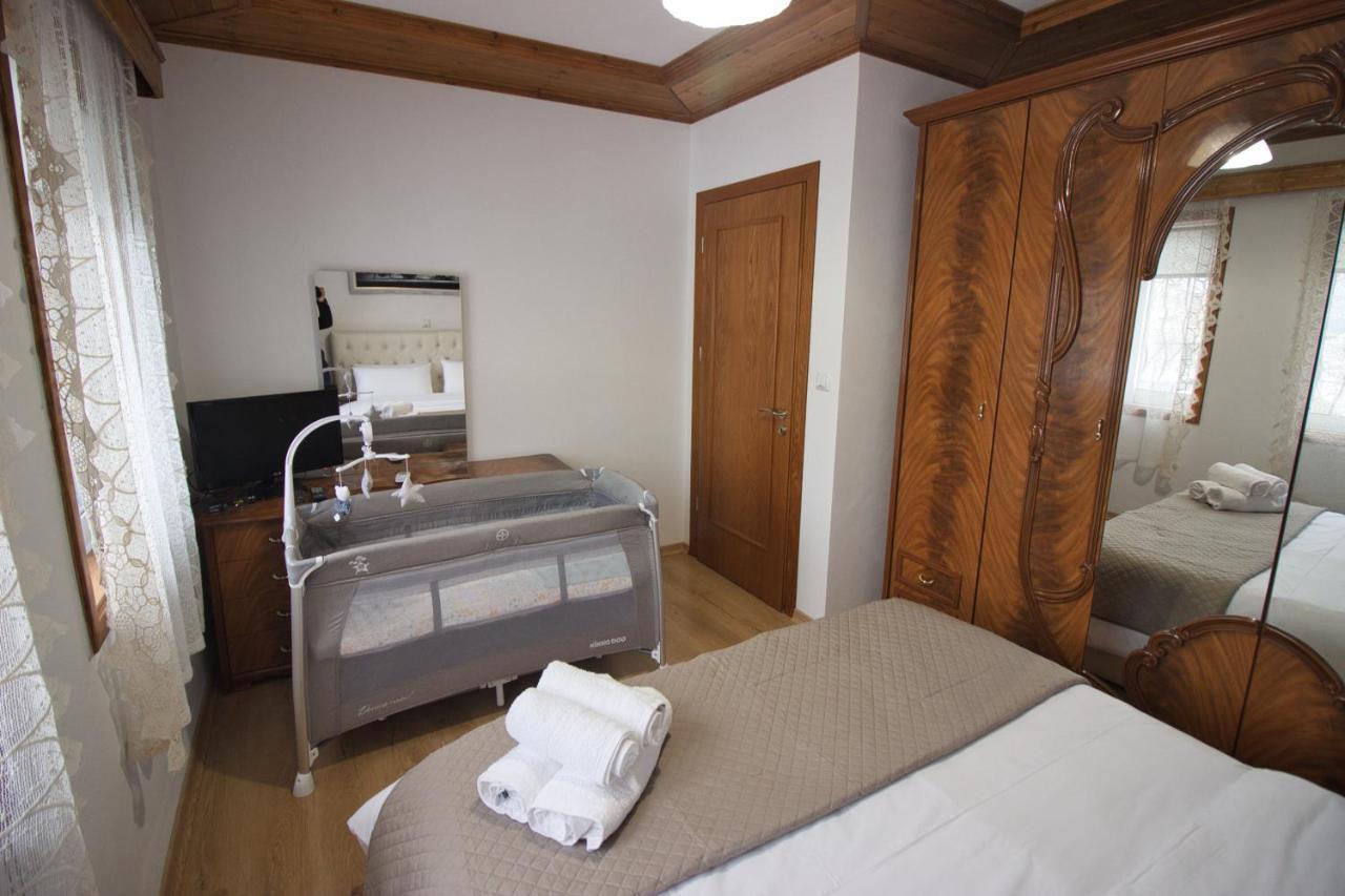 Emblematic House 3 Apartment Gjirokaster Bagian luar foto