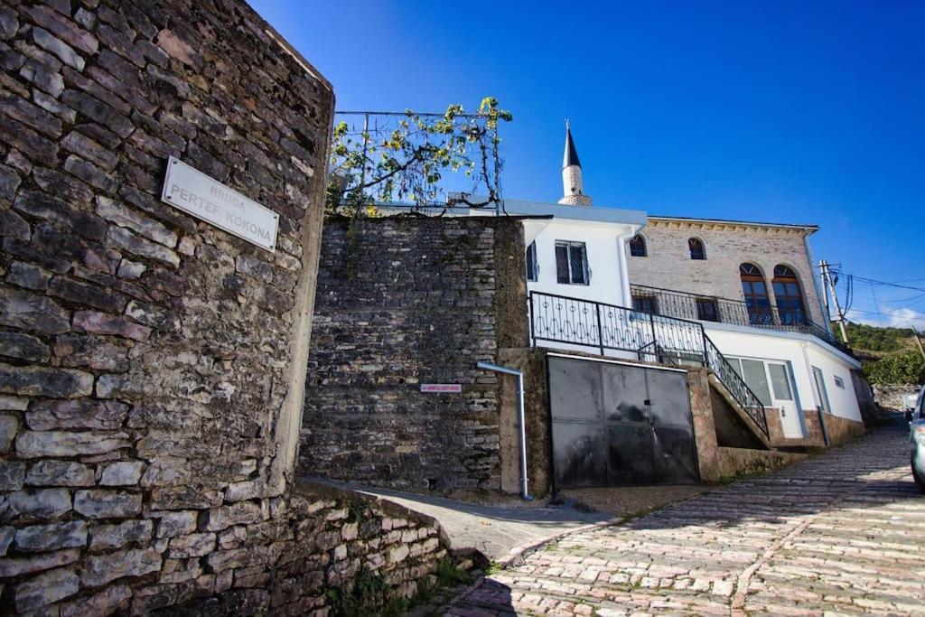 Emblematic House 3 Apartment Gjirokaster Bagian luar foto