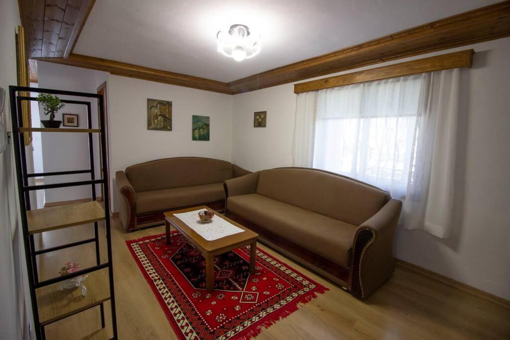 Emblematic House 3 Apartment Gjirokaster Bagian luar foto