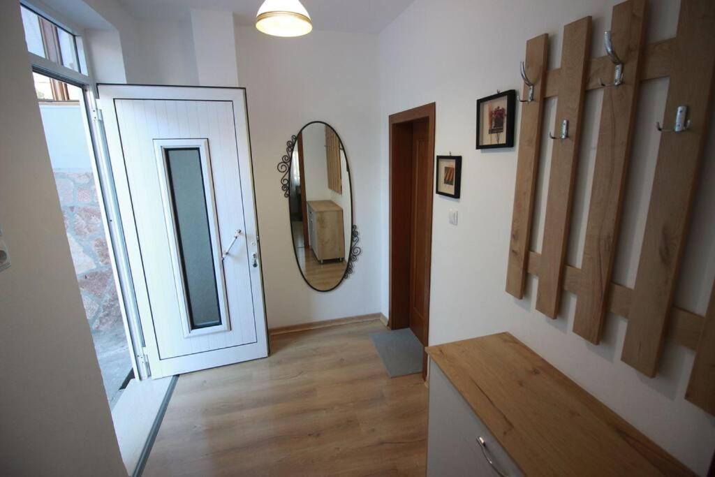 Emblematic House 3 Apartment Gjirokaster Bagian luar foto