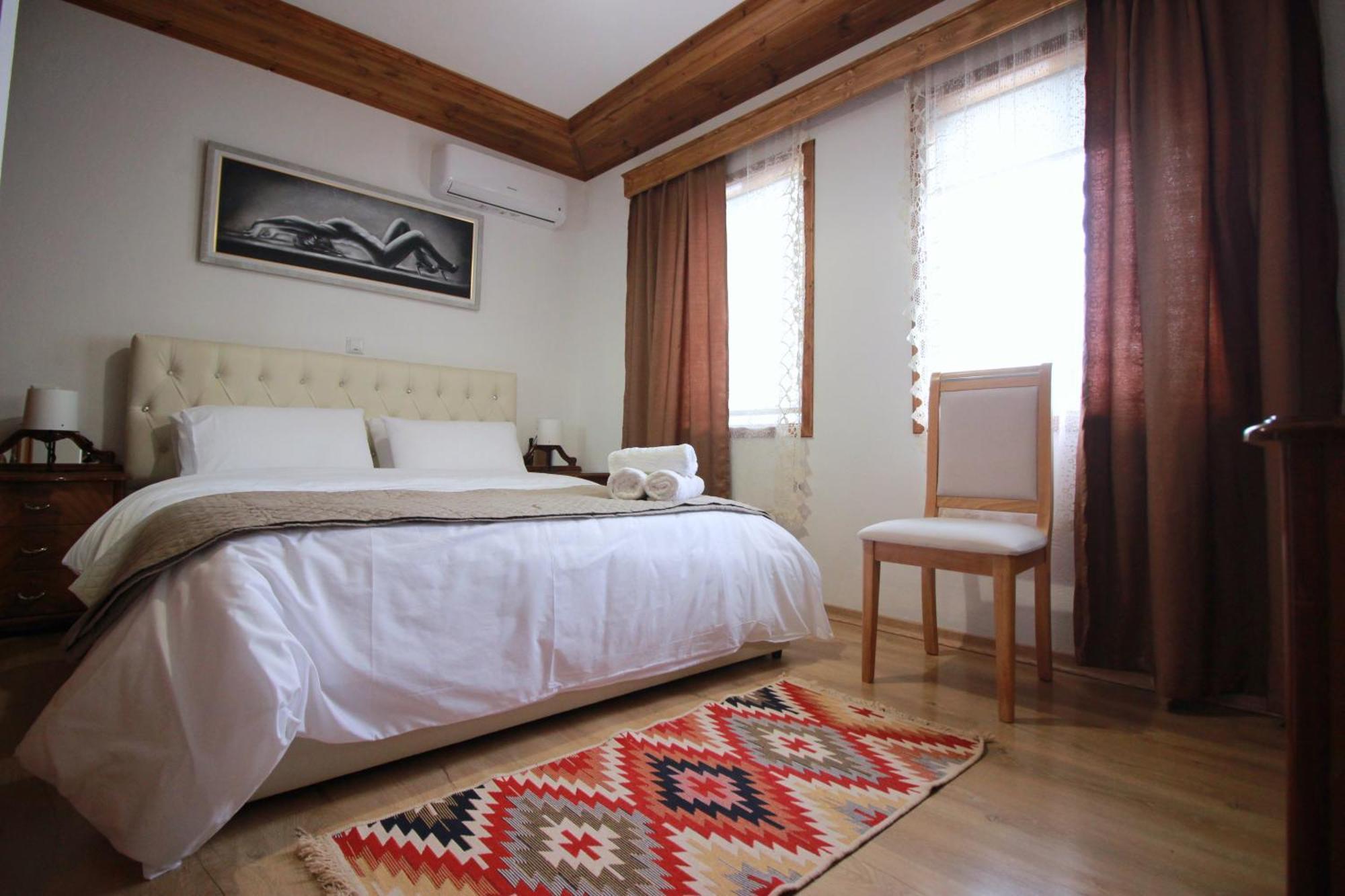 Emblematic House 3 Apartment Gjirokaster Bagian luar foto