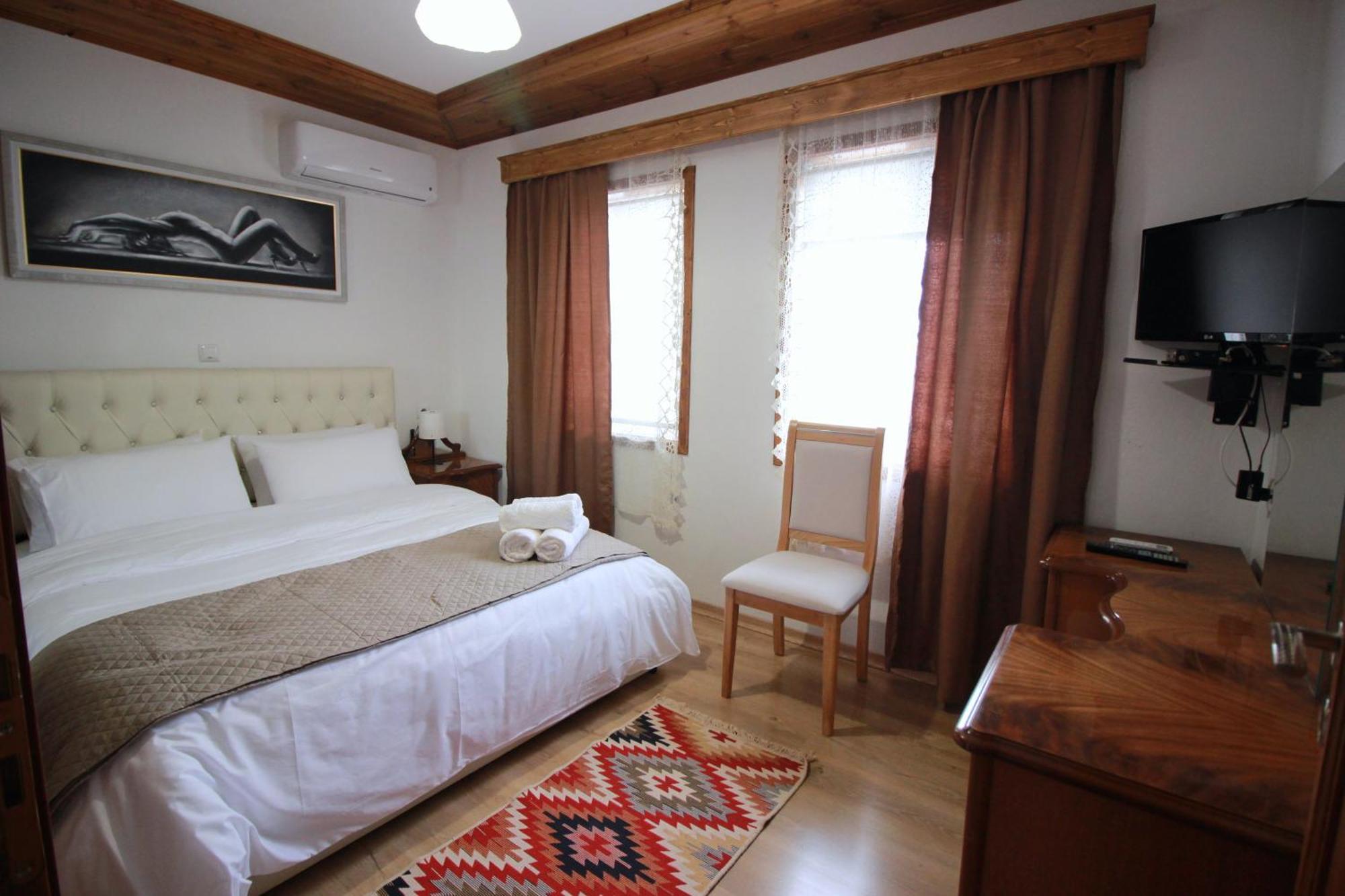 Emblematic House 3 Apartment Gjirokaster Bagian luar foto