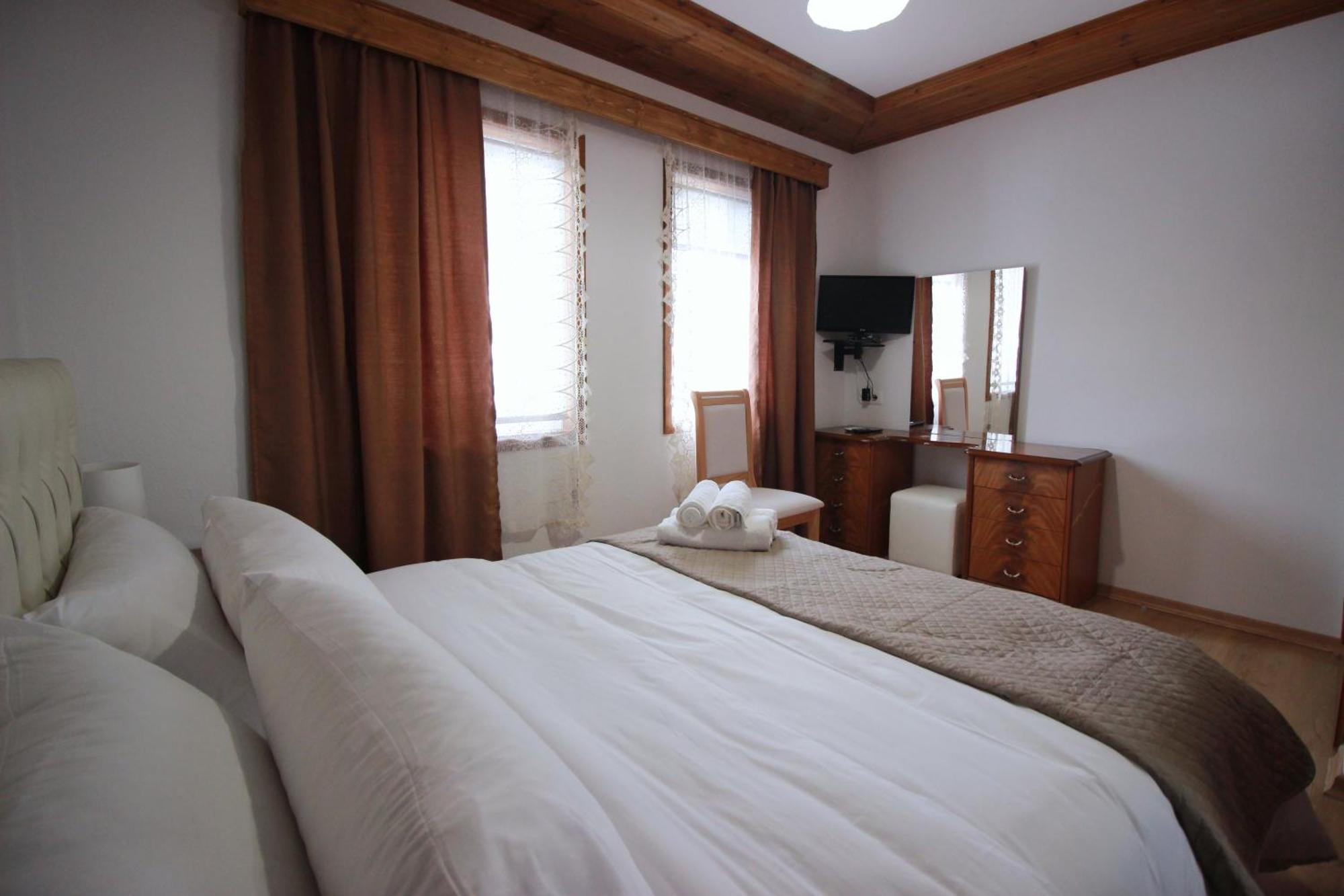 Emblematic House 3 Apartment Gjirokaster Bagian luar foto